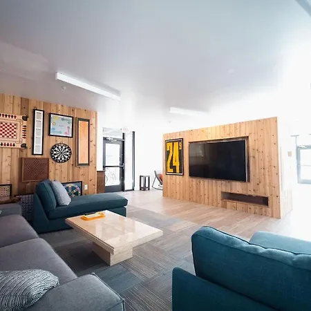 Sleepover Trendy Downtown Springfield Apartments